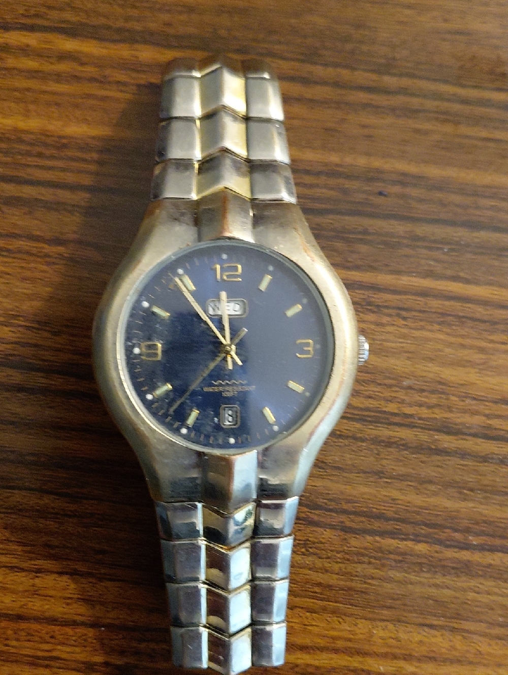Two-Tone Men's Wristwatch with Black Dial